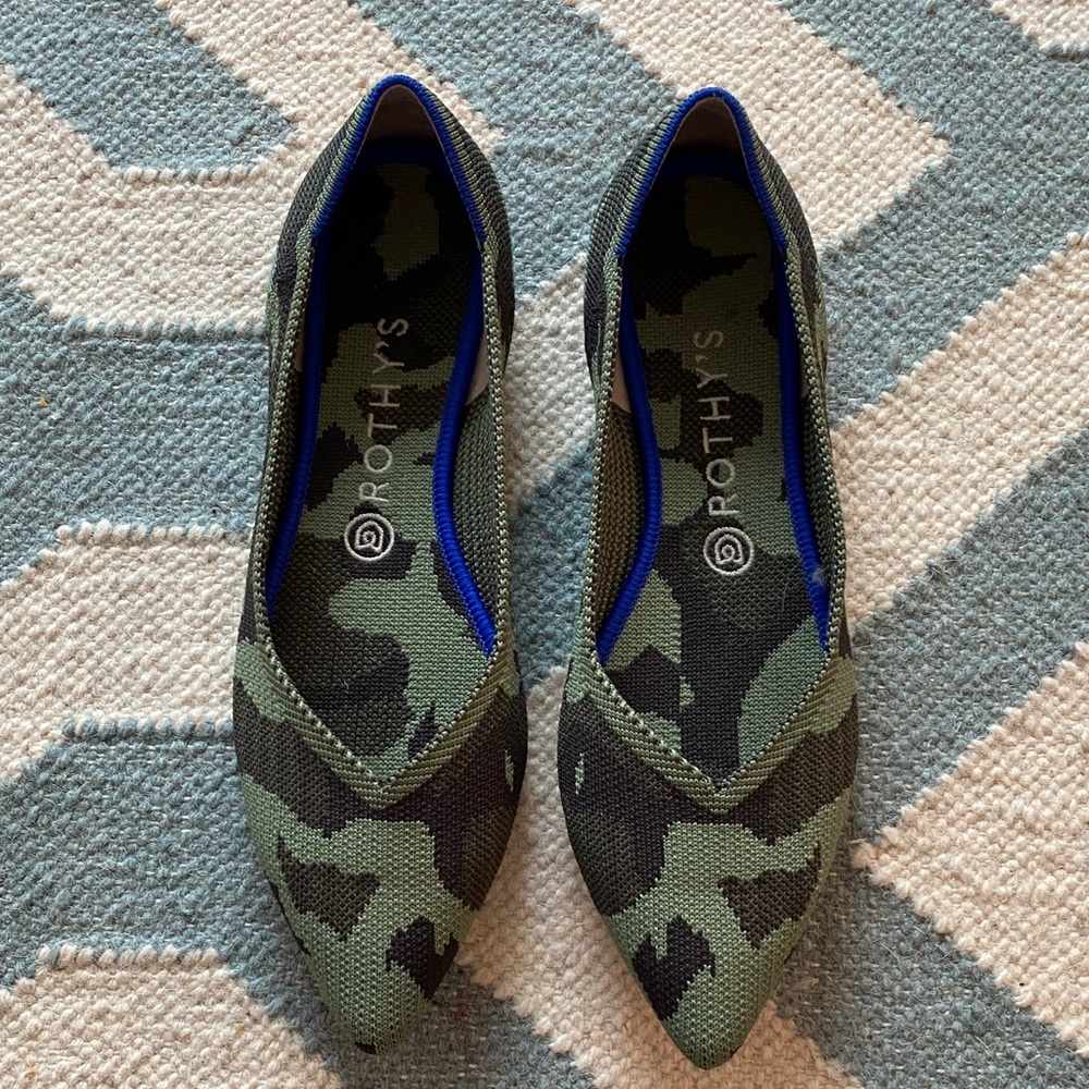 Rothy’s — The Point in Olive Camo — Size 10